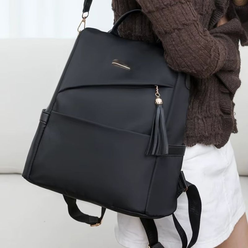 Mochila Feminina de Nylon Ariella