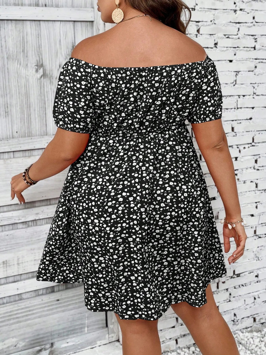 Vestido Ombro a Ombro Plus Size Emma
