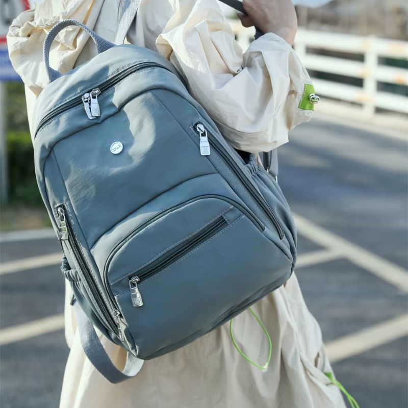 Mochila Feminina de Nylon Flora