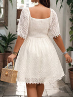 Vestido Plus Size Boho Curto com Pompons